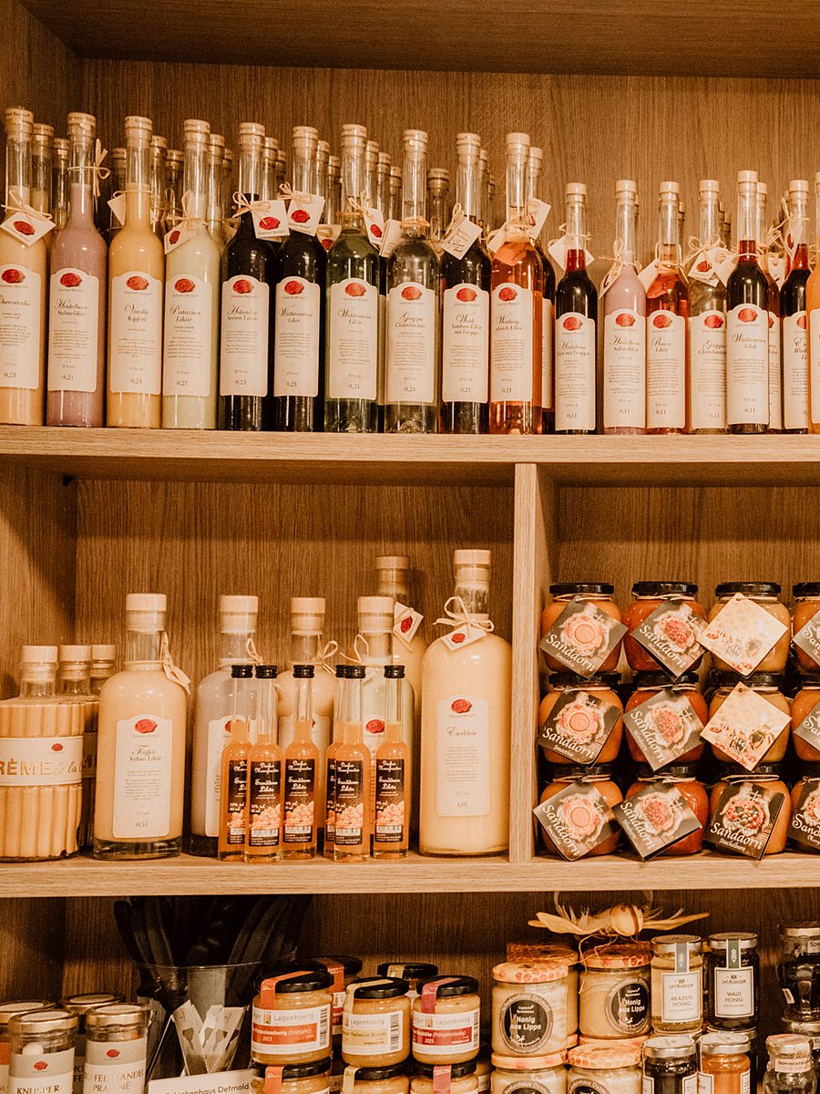 Fruchtessige, Öle und feine Flaschen für den Präsentkorb