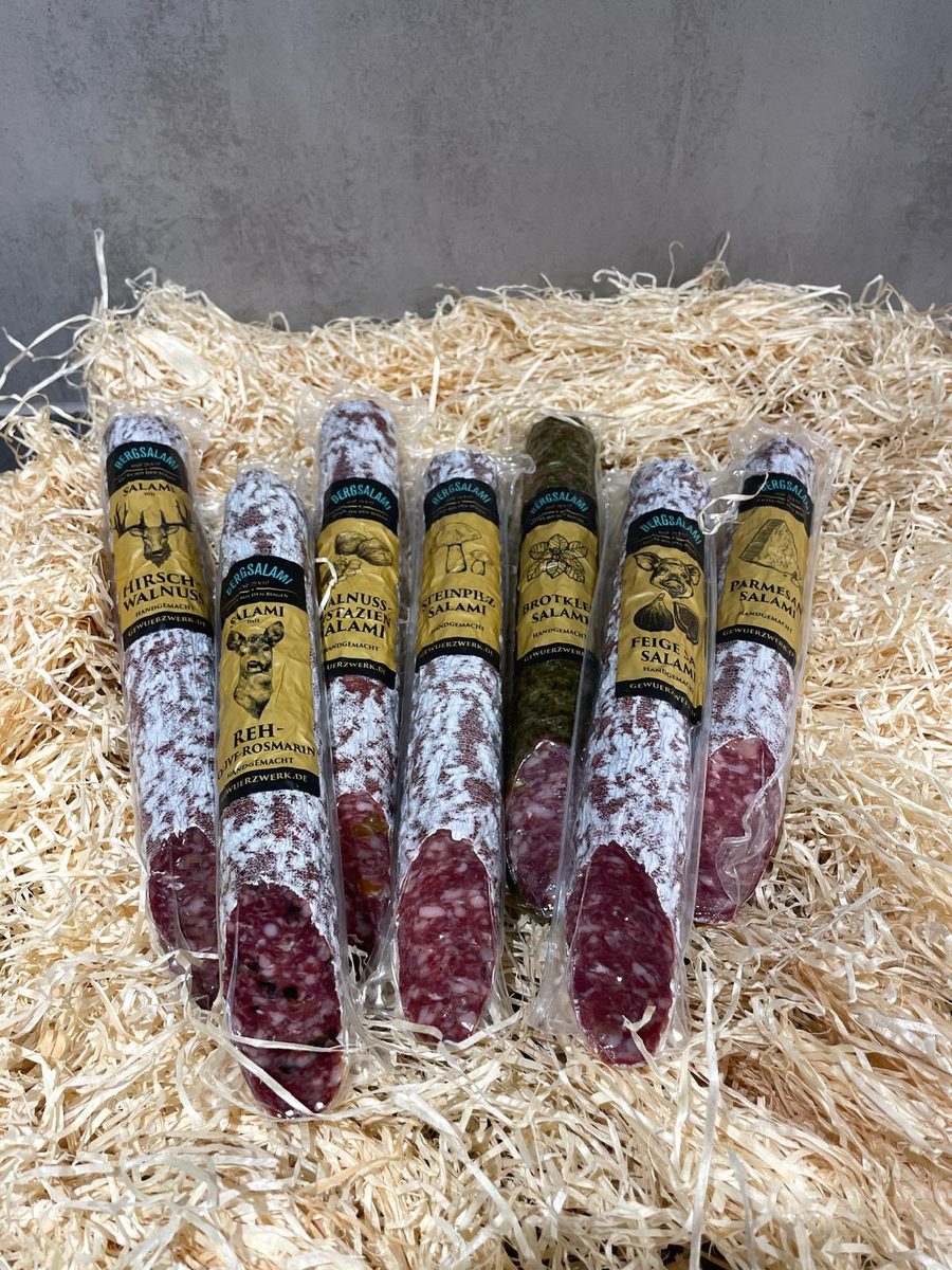 Handgemachte Bergsalami: Hirsch-Walnuss, Steinpilz, Feige, Parmesan.